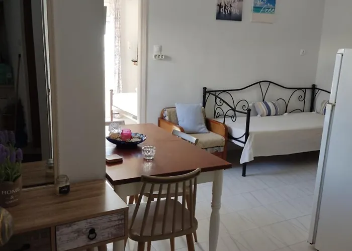 Katerina\'S Apartment Makrigialos